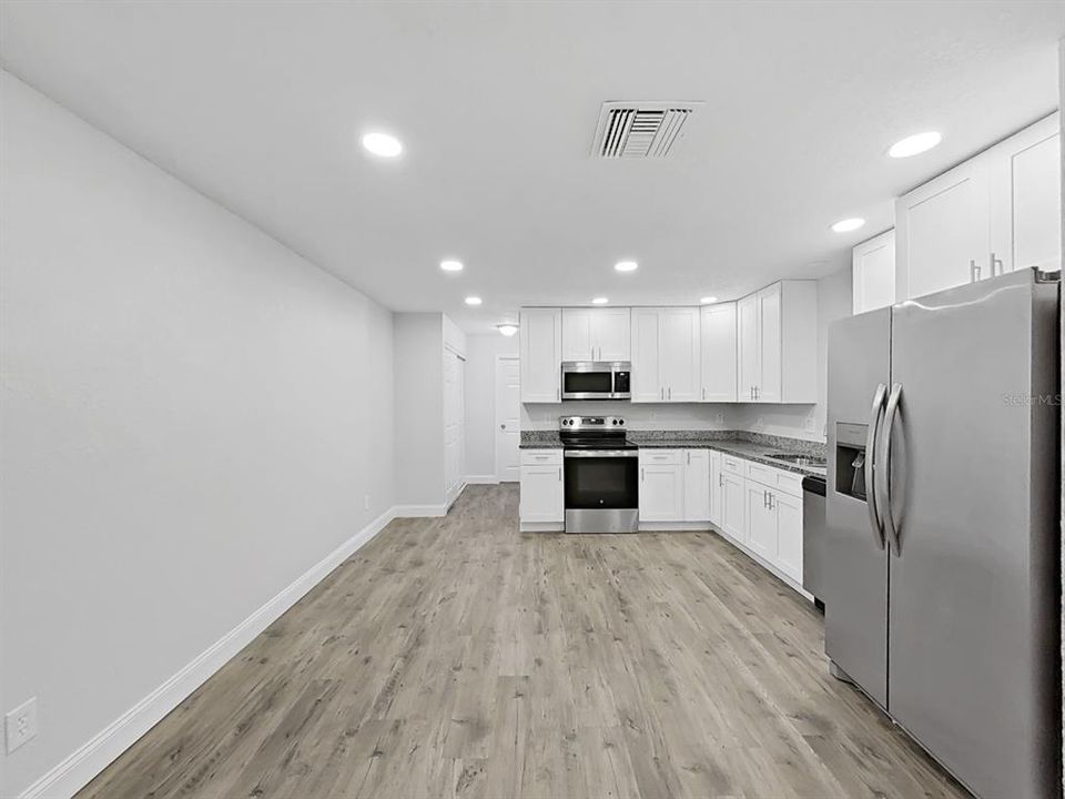 For Sale: $300,000 (3 beds, 2 baths, 1410 Square Feet)