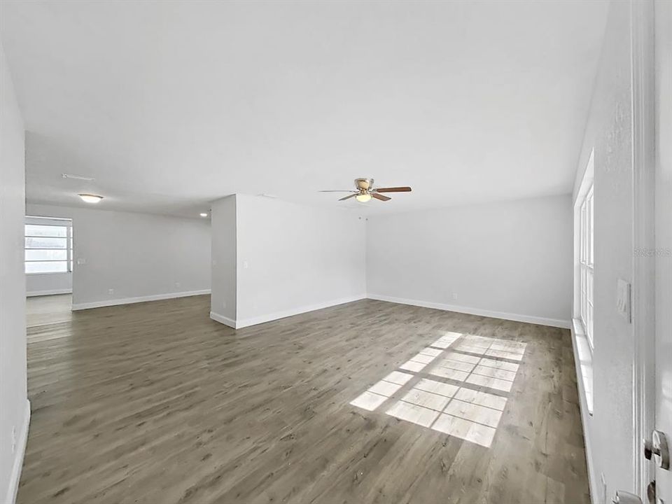 For Sale: $300,000 (3 beds, 2 baths, 1410 Square Feet)