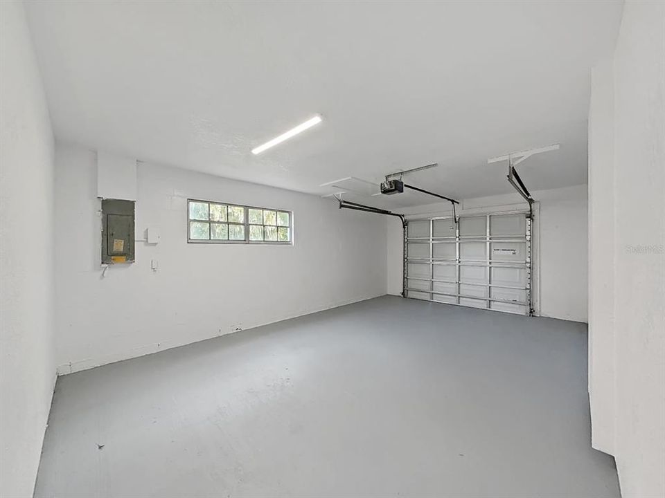 For Sale: $300,000 (3 beds, 2 baths, 1410 Square Feet)