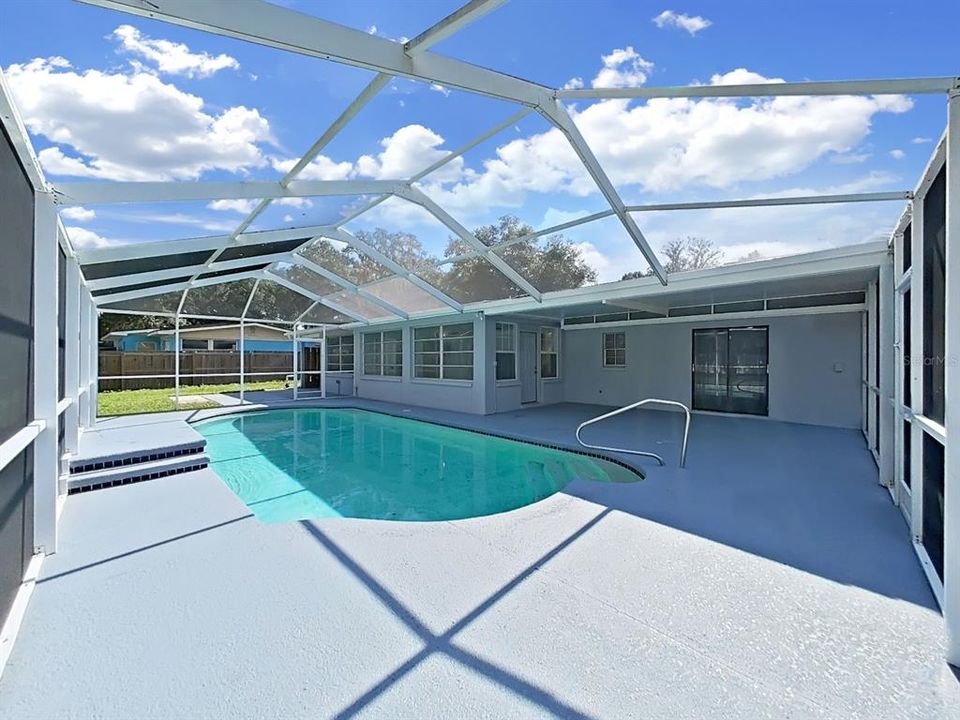 For Sale: $300,000 (3 beds, 2 baths, 1410 Square Feet)