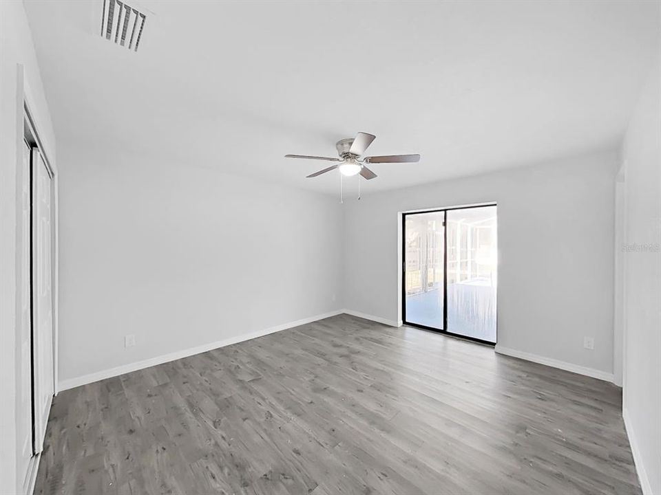 For Sale: $300,000 (3 beds, 2 baths, 1410 Square Feet)