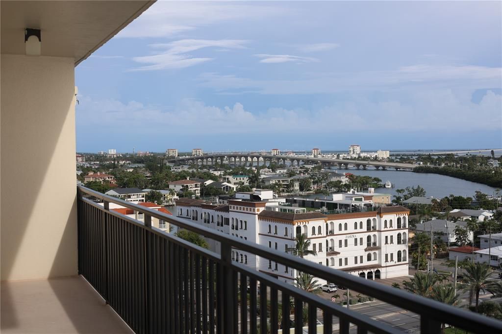 En Venta: $799,000 (2 camas, 2 baños, 1410 Pies cuadrados)
