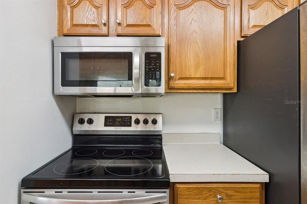 For Sale: $99,000 (2 beds, 2 baths, 1120 Square Feet)