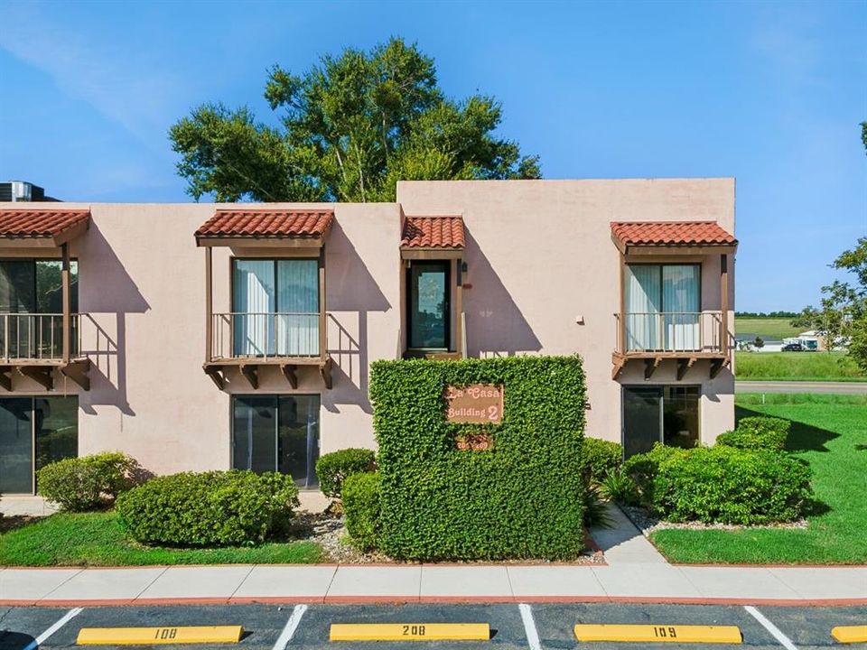 For Sale: $99,000 (2 beds, 2 baths, 1120 Square Feet)