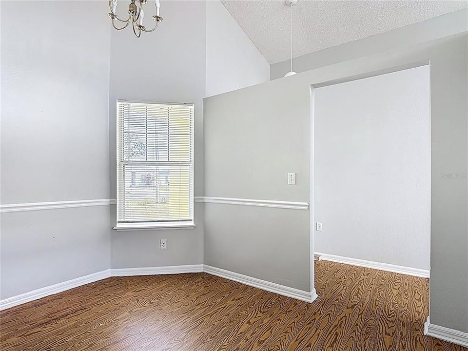 На продажу: $239,000 (3 спален, 2 ванн, 1229 Квадратных фут)