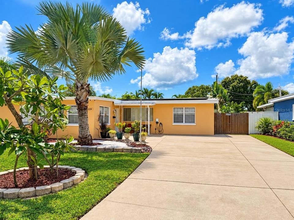 En Venta: $549,900 (4 camas, 2 baños, 1666 Pies cuadrados)