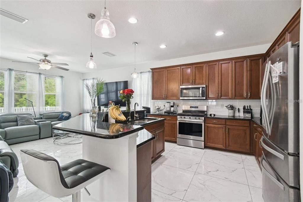 En Venta: $760,000 (6 camas, 4 baños, 3651 Pies cuadrados)