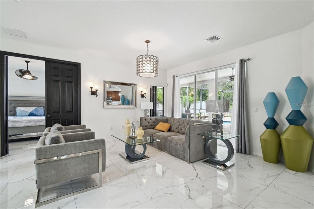 En Venta: $760,000 (6 camas, 4 baños, 3651 Pies cuadrados)