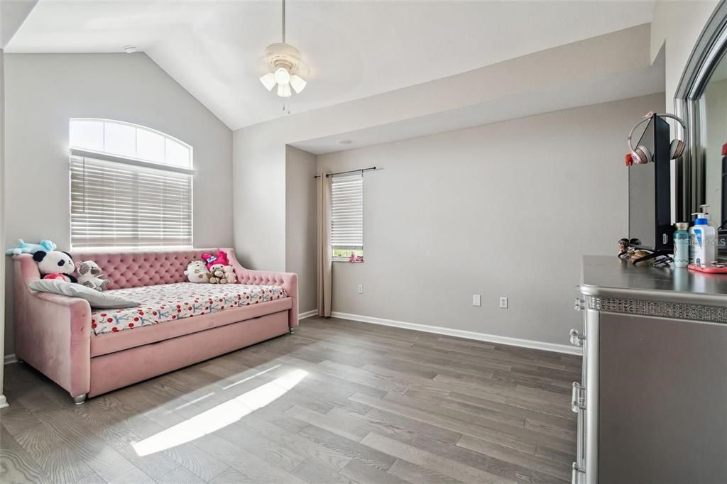 En Venta: $760,000 (6 camas, 4 baños, 3651 Pies cuadrados)