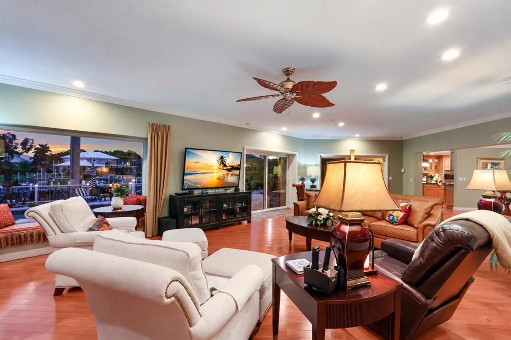 En Venta: $2,490,000 (4 camas, 4 baños, 4307 Pies cuadrados)