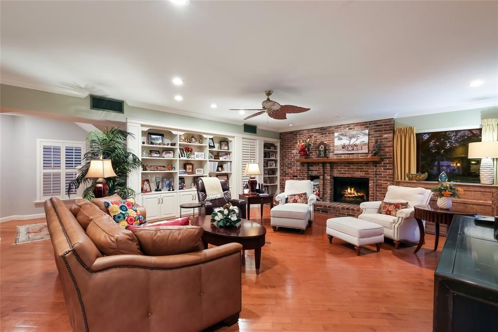 En Venta: $2,490,000 (4 camas, 4 baños, 4307 Pies cuadrados)