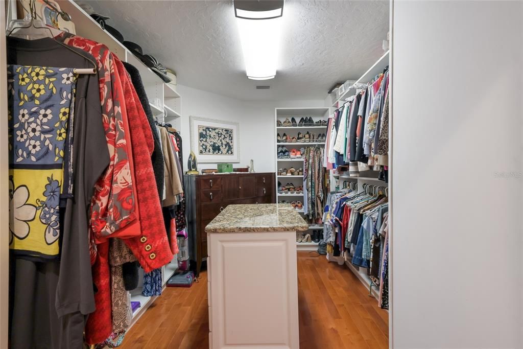 En Venta: $2,490,000 (4 camas, 4 baños, 4307 Pies cuadrados)