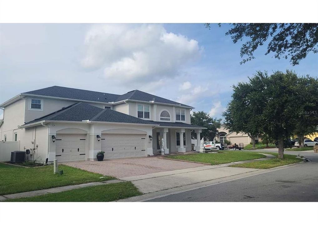 For Sale: $690,900 (7 beds, 4 baths, 4133 Square Feet)