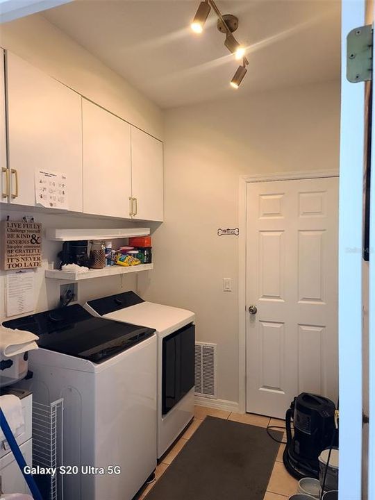 For Sale: $690,900 (7 beds, 4 baths, 4133 Square Feet)