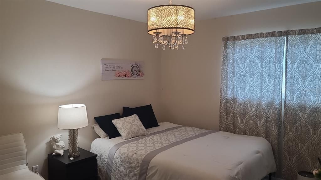 For Sale: $690,900 (7 beds, 4 baths, 4133 Square Feet)