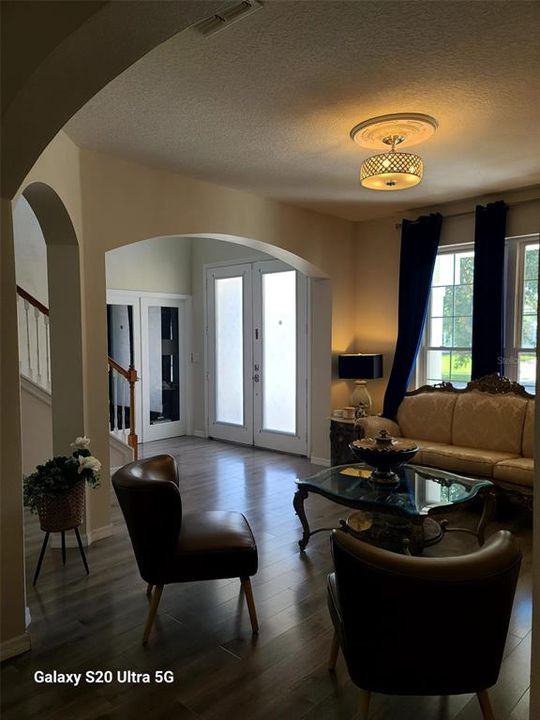 For Sale: $690,900 (7 beds, 4 baths, 4133 Square Feet)