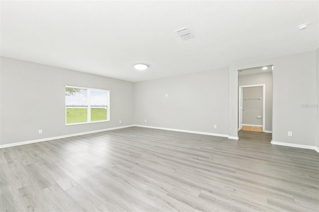 En Venta: $417,000 (4 camas, 2 baños, 2809 Pies cuadrados)