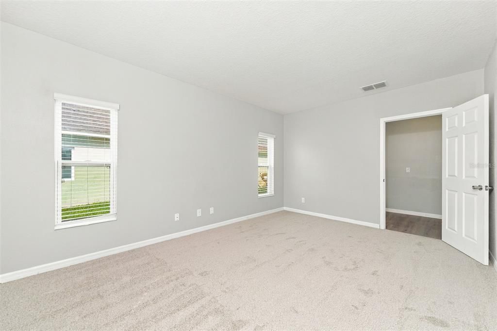 En Venta: $417,000 (4 camas, 2 baños, 2809 Pies cuadrados)