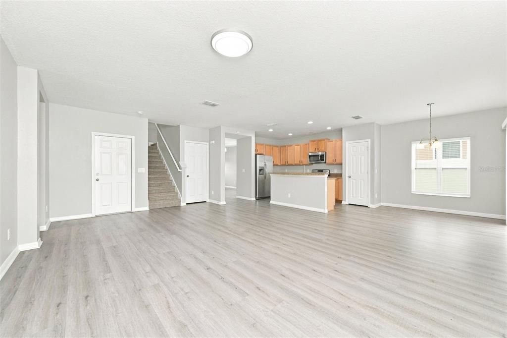 En Venta: $417,000 (4 camas, 2 baños, 2809 Pies cuadrados)