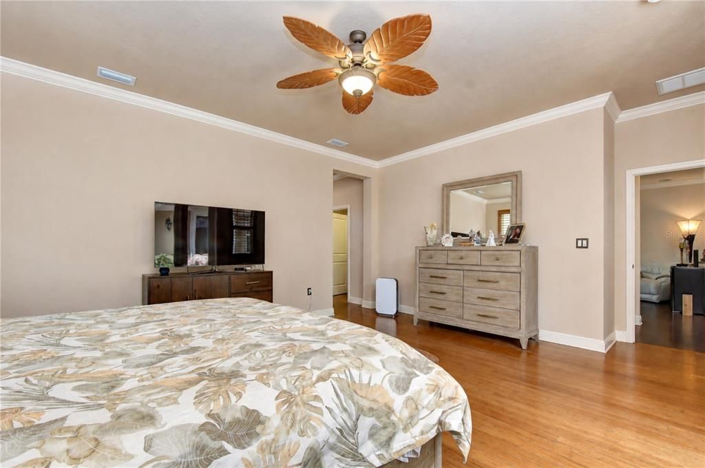 For Sale: $599,000 (3 beds, 2 baths, 2421 Square Feet)