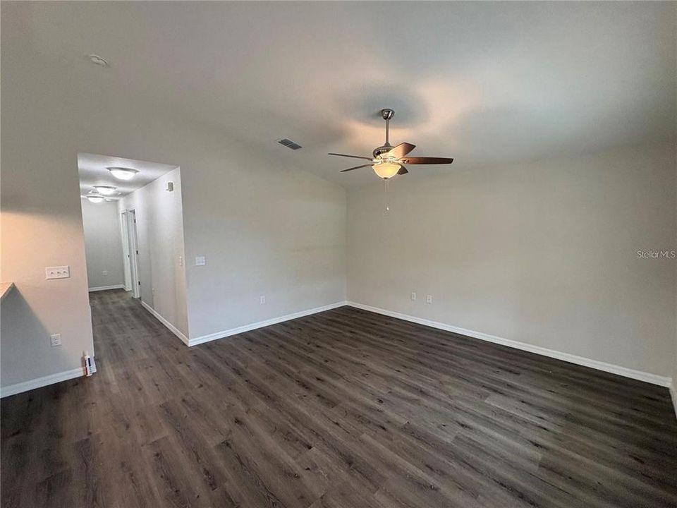 En Venta: $257,500 (3 camas, 2 baños, 1299 Pies cuadrados)