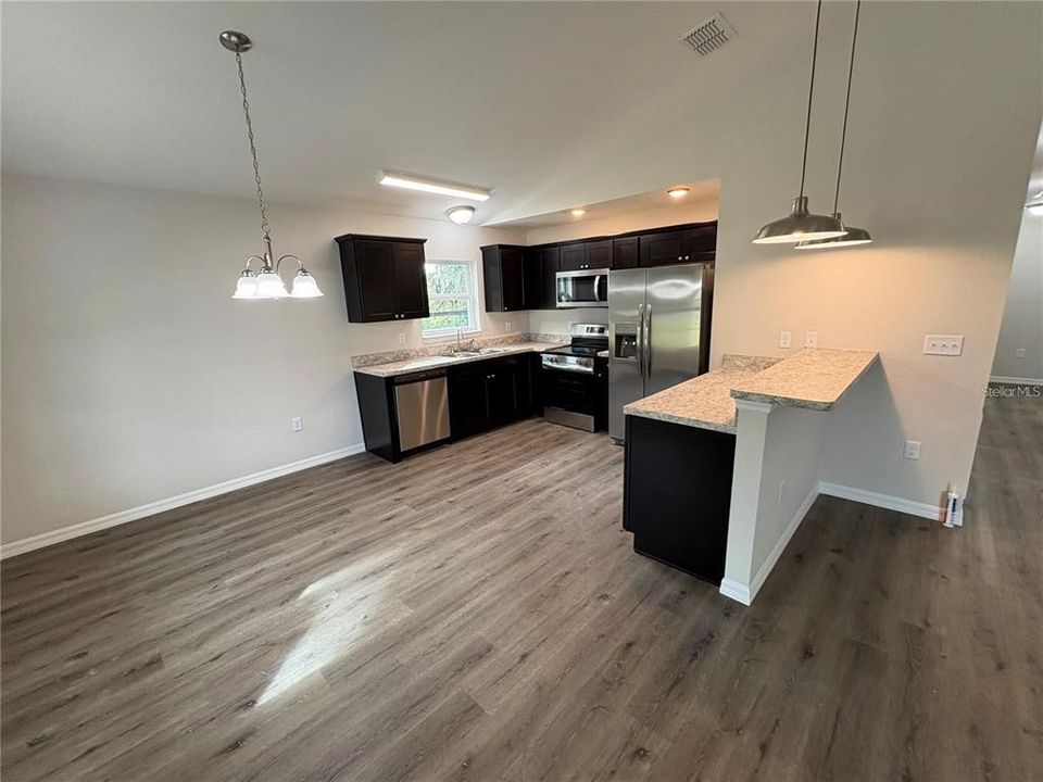 En Venta: $257,500 (3 camas, 2 baños, 1299 Pies cuadrados)