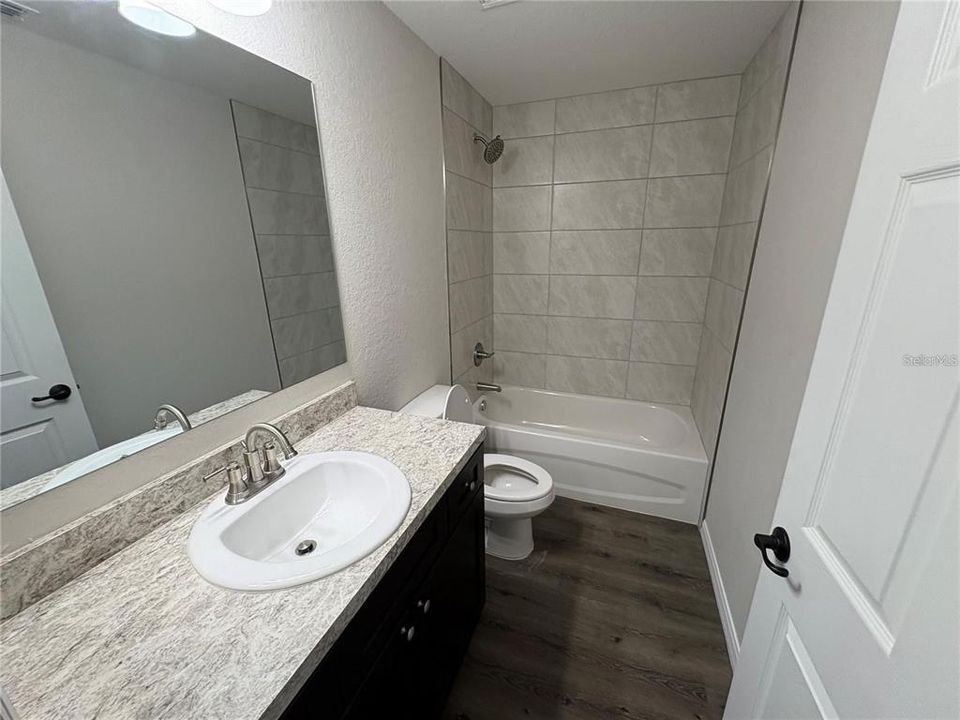 En Venta: $257,500 (3 camas, 2 baños, 1299 Pies cuadrados)