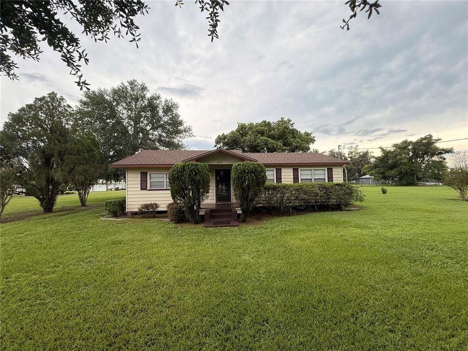For Sale: $749,500 (3 beds, 1 baths, 1192 Square Feet)