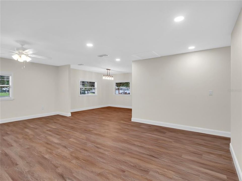 For Sale: $749,500 (3 beds, 1 baths, 1192 Square Feet)
