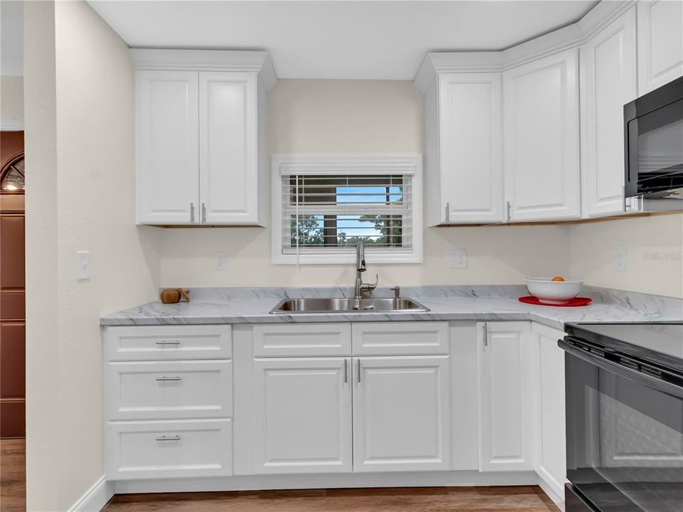 For Sale: $749,500 (3 beds, 1 baths, 1192 Square Feet)