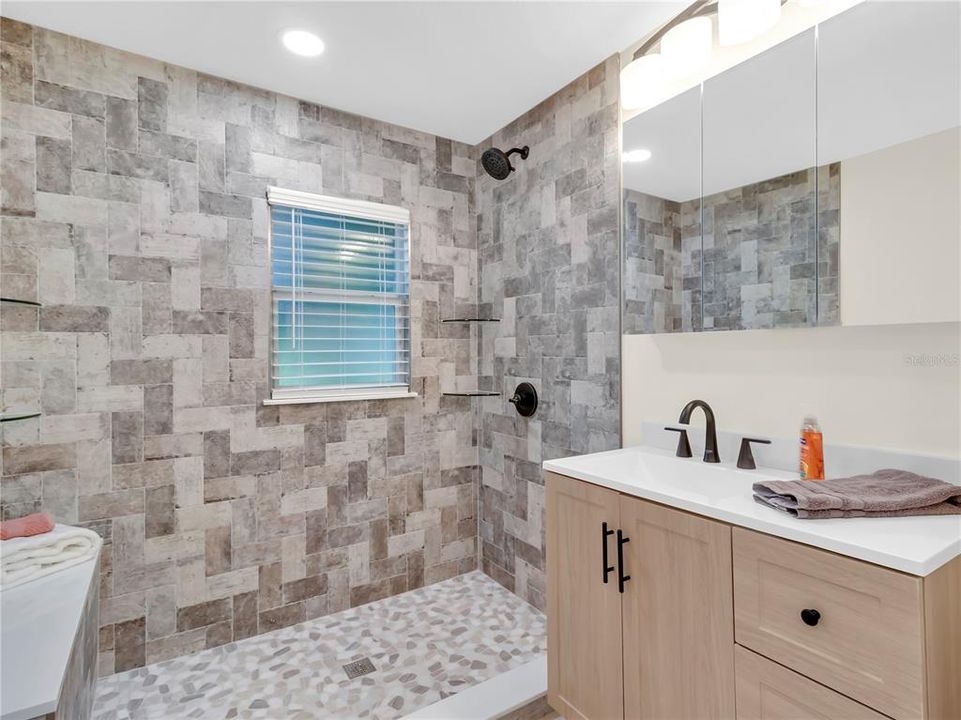 For Sale: $749,500 (3 beds, 1 baths, 1192 Square Feet)
