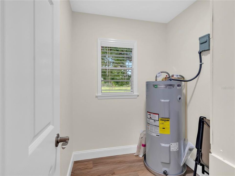 For Sale: $749,500 (3 beds, 1 baths, 1192 Square Feet)