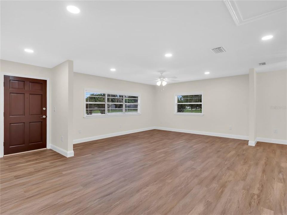For Sale: $749,500 (3 beds, 1 baths, 1192 Square Feet)