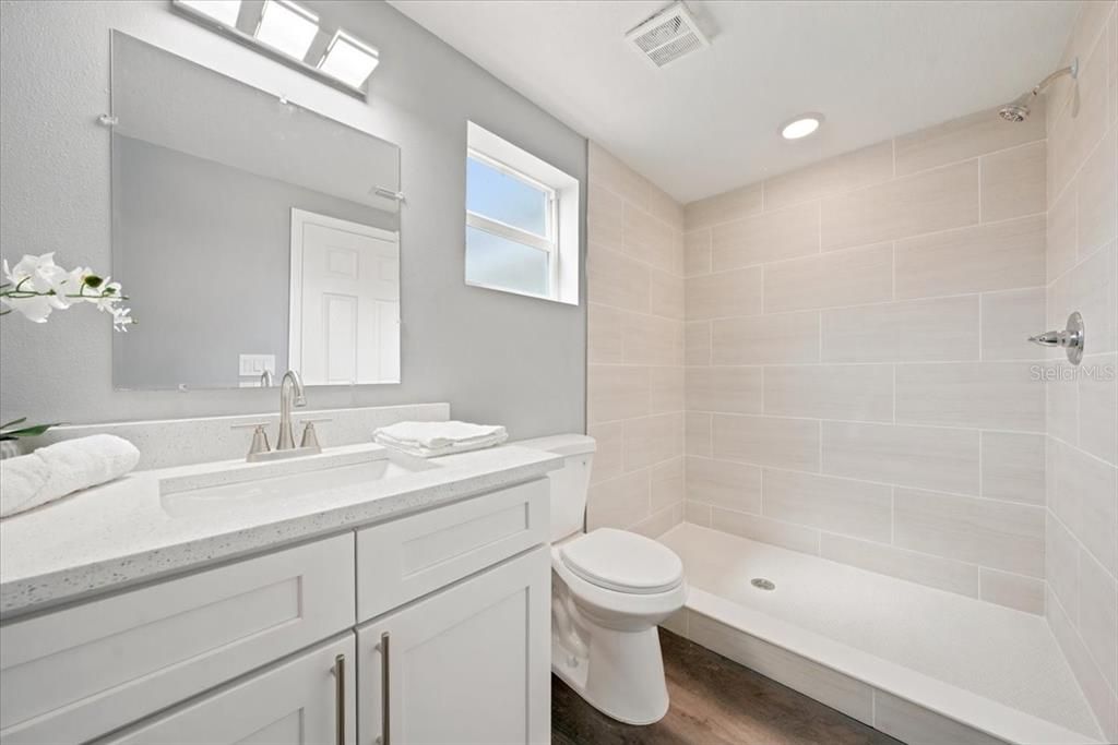 For Sale: $349,900 (4 beds, 2 baths, 1385 Square Feet)