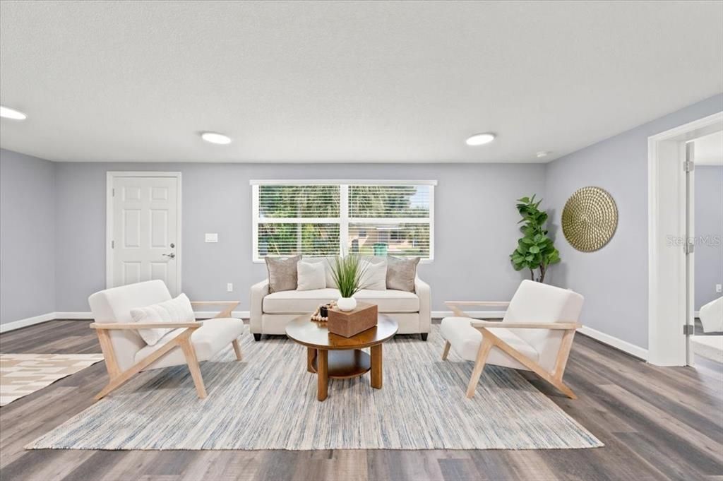 For Sale: $349,900 (4 beds, 2 baths, 1385 Square Feet)