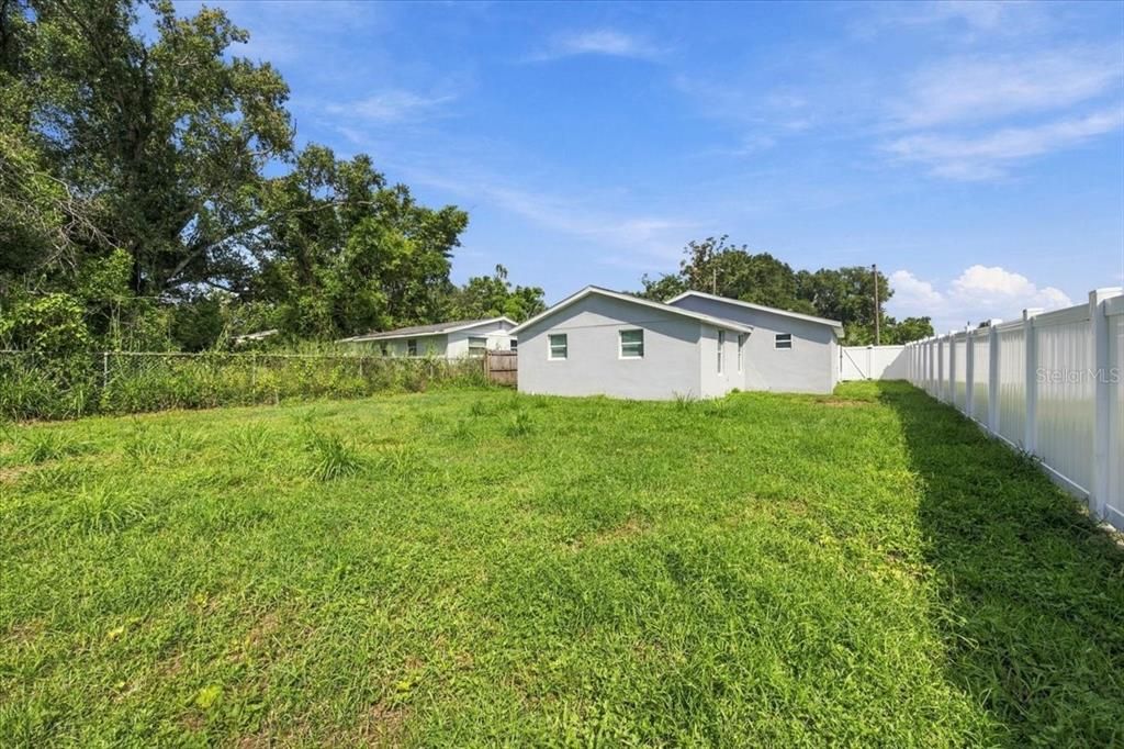 For Sale: $349,900 (4 beds, 2 baths, 1385 Square Feet)