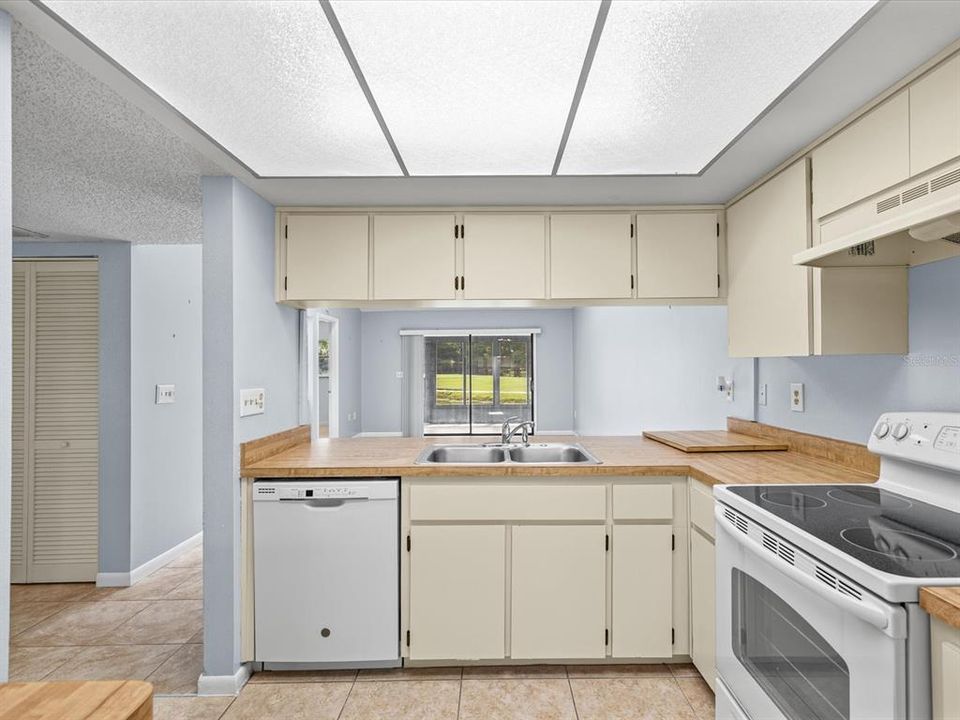 En Venta: $209,000 (2 camas, 2 baños, 1022 Pies cuadrados)
