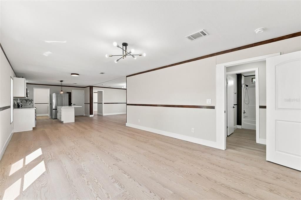 На продажу: $385,000 (4 спален, 2 ванн, 1836 Квадратных фут)