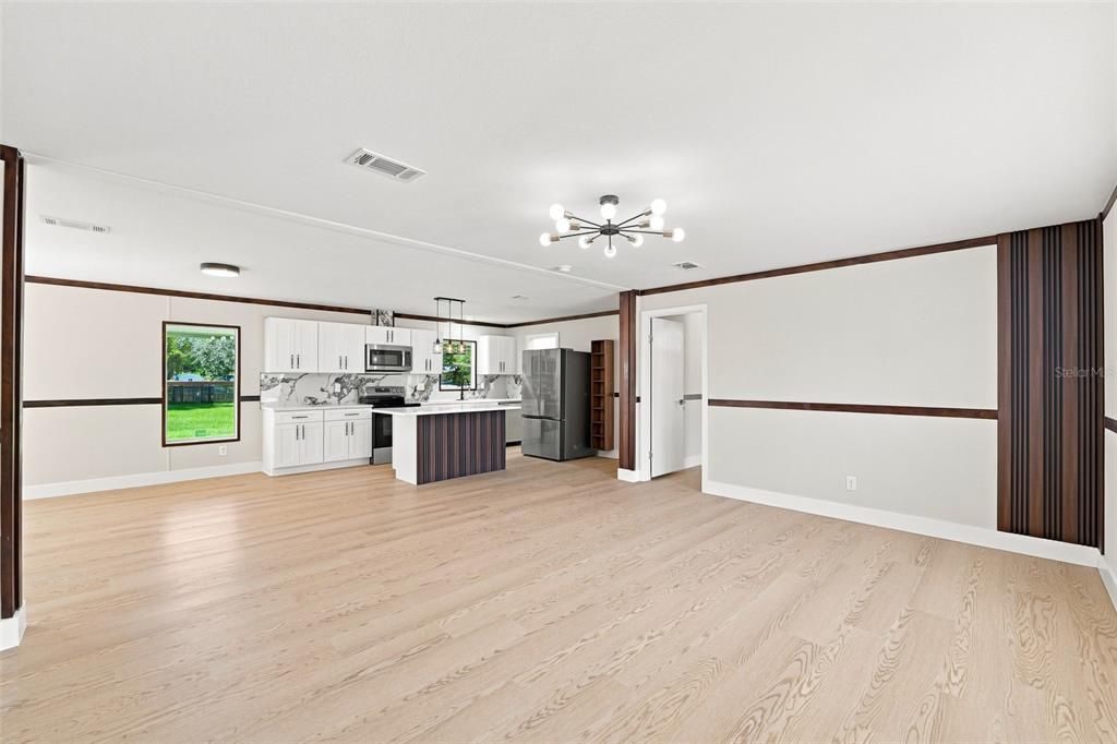 На продажу: $385,000 (4 спален, 2 ванн, 1836 Квадратных фут)