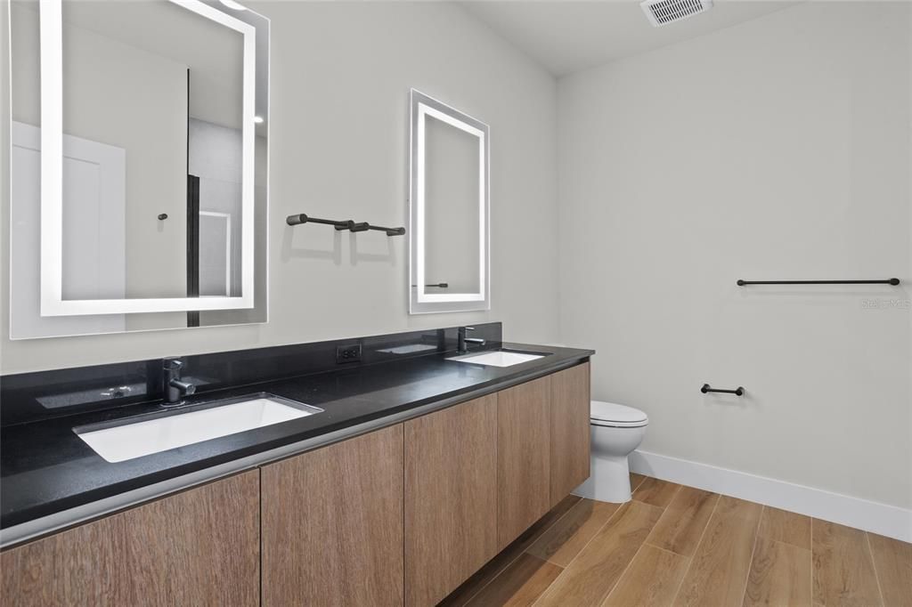 For Sale: $410,000 (4 beds, 3 baths, 1845 Square Feet)