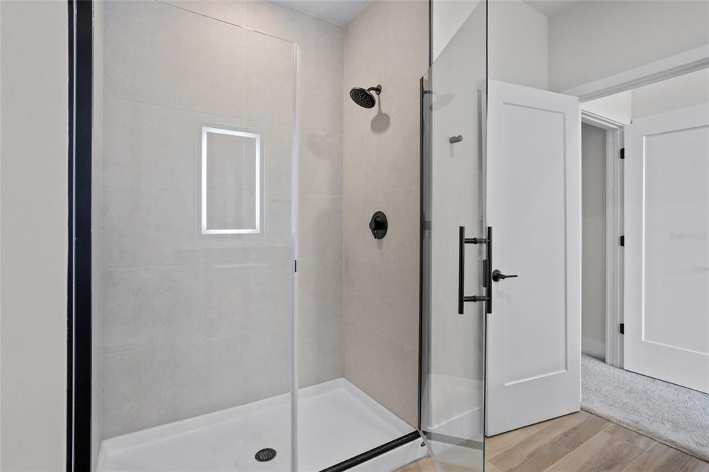 For Sale: $410,000 (4 beds, 3 baths, 1845 Square Feet)