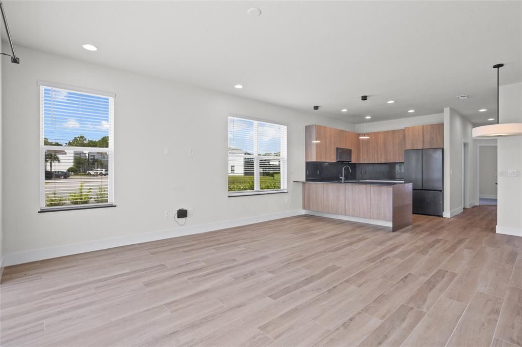 For Sale: $410,000 (4 beds, 3 baths, 1845 Square Feet)