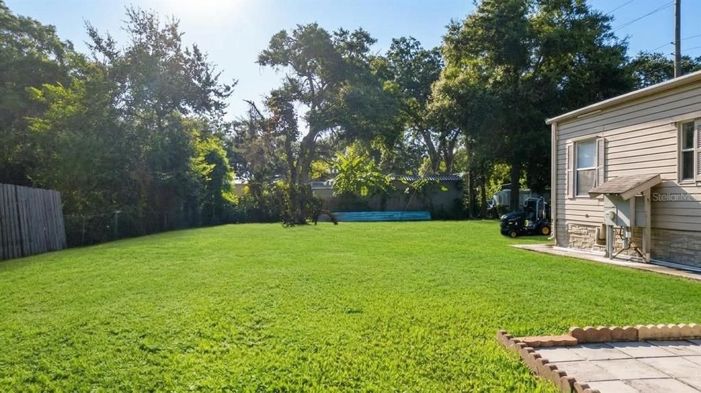 For Sale: $200,000 (2 beds, 2 baths, 840 Square Feet)