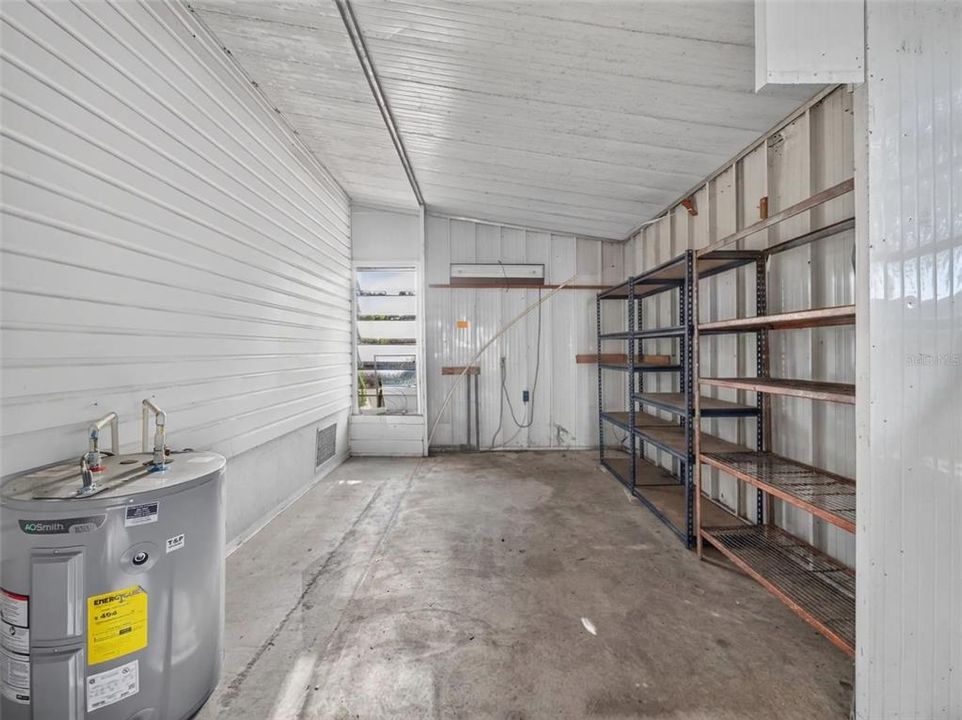 For Sale: $200,000 (2 beds, 2 baths, 840 Square Feet)