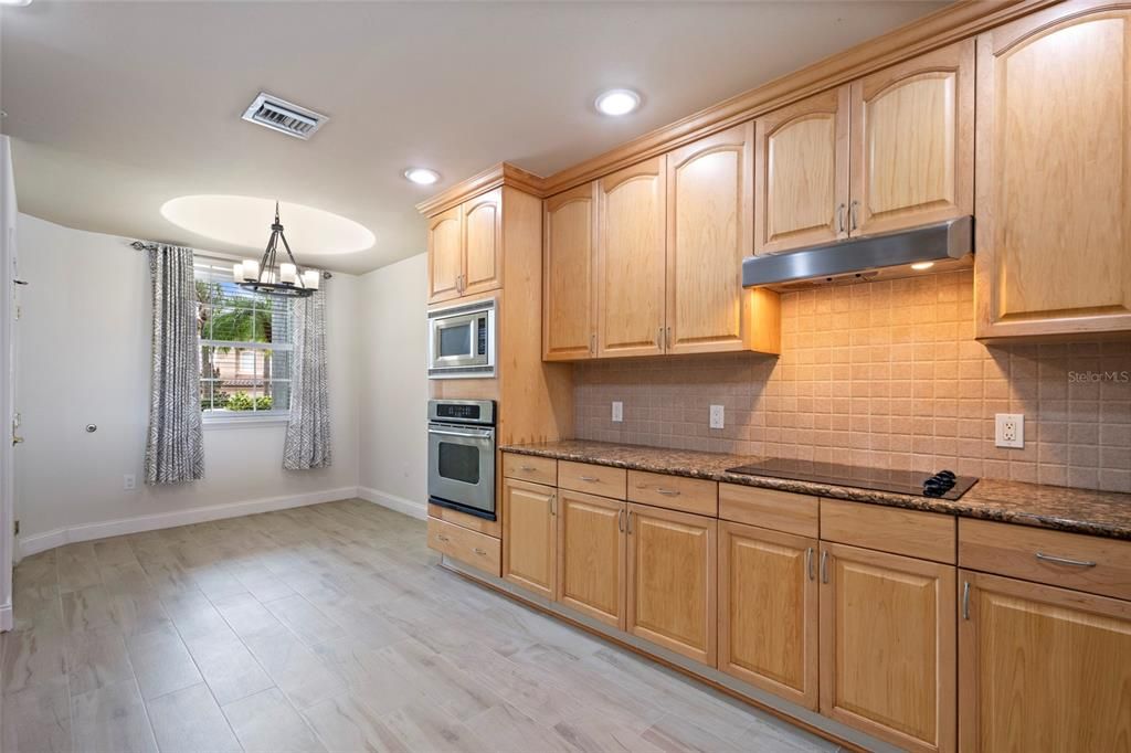 En Venta: $545,000 (2 camas, 2 baños, 1824 Pies cuadrados)