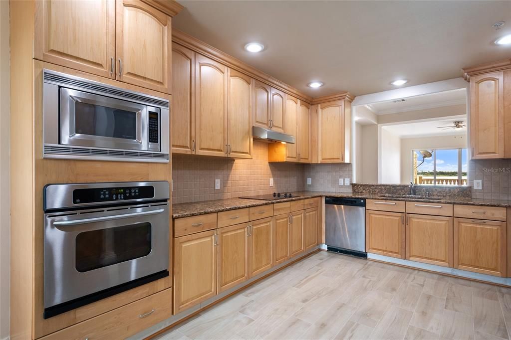 En Venta: $545,000 (2 camas, 2 baños, 1824 Pies cuadrados)