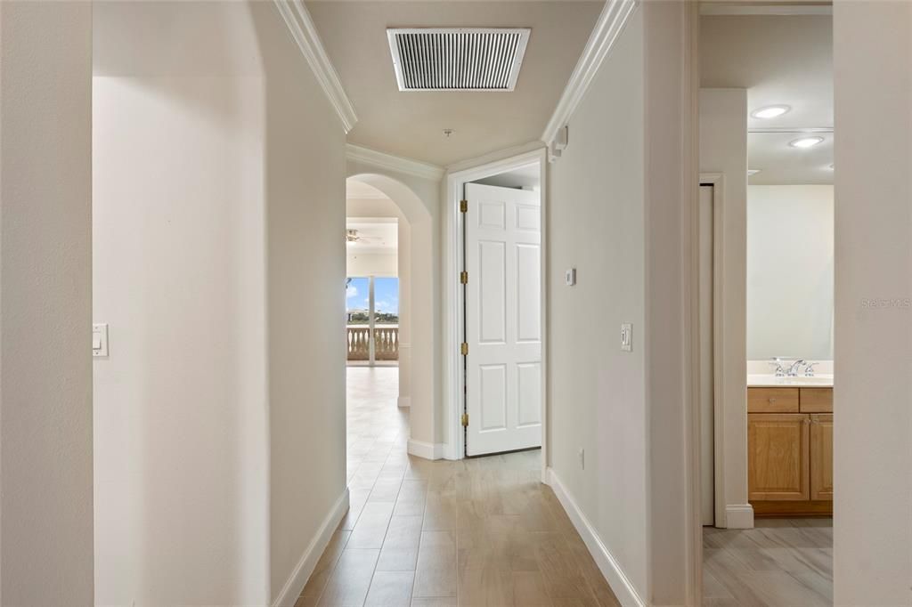 En Venta: $545,000 (2 camas, 2 baños, 1824 Pies cuadrados)