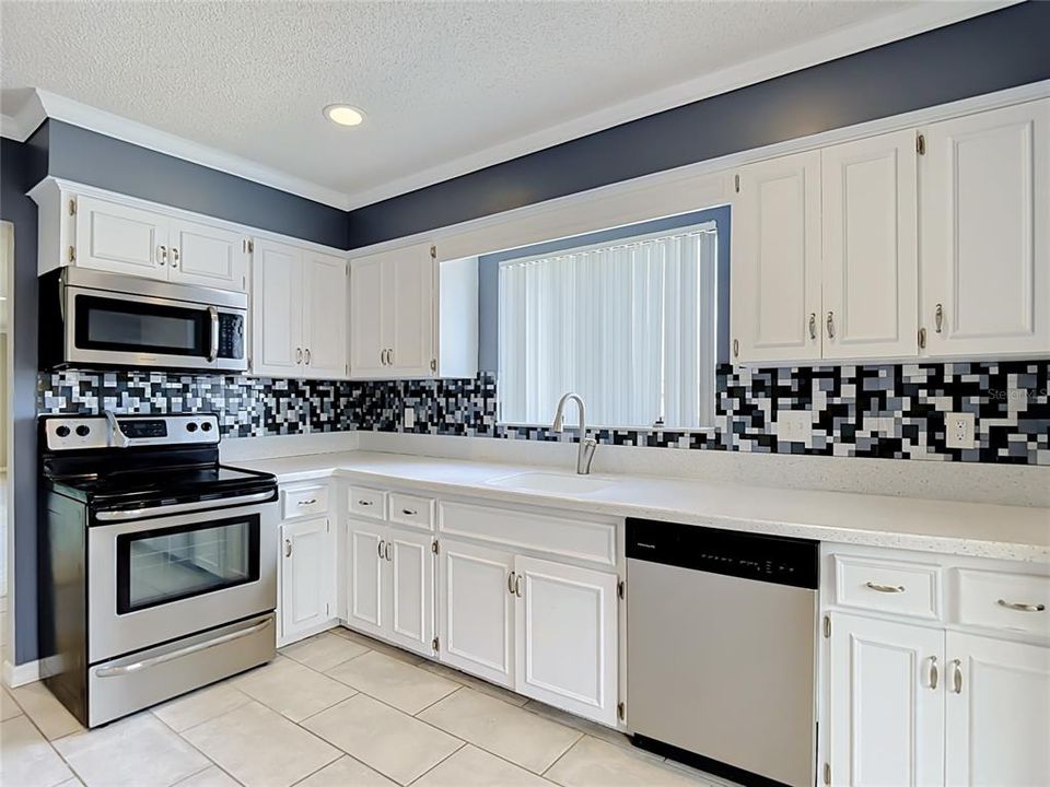 For Sale: $115,000 (2 beds, 2 baths, 1144 Square Feet)