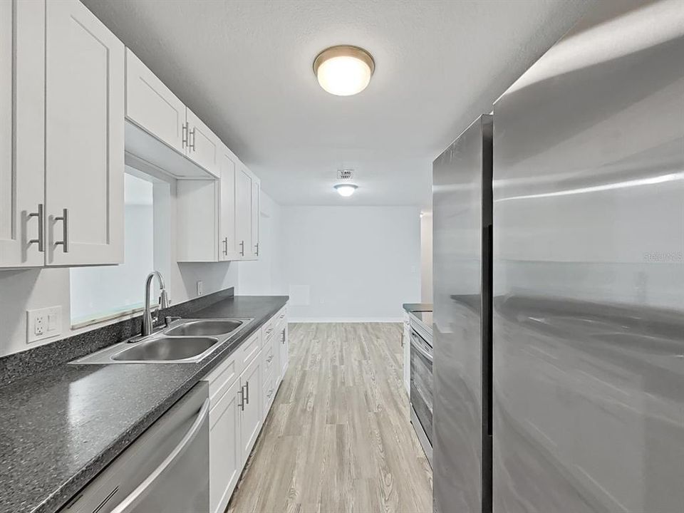 For Sale: $275,000 (3 beds, 2 baths, 1344 Square Feet)
