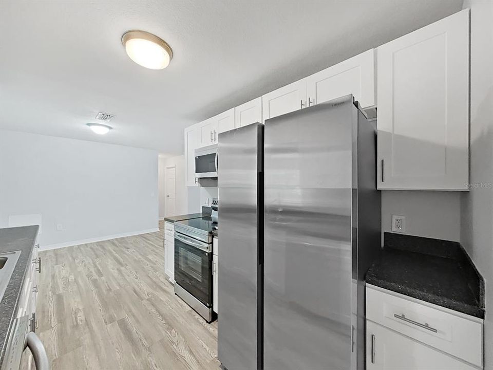 For Sale: $275,000 (3 beds, 2 baths, 1344 Square Feet)